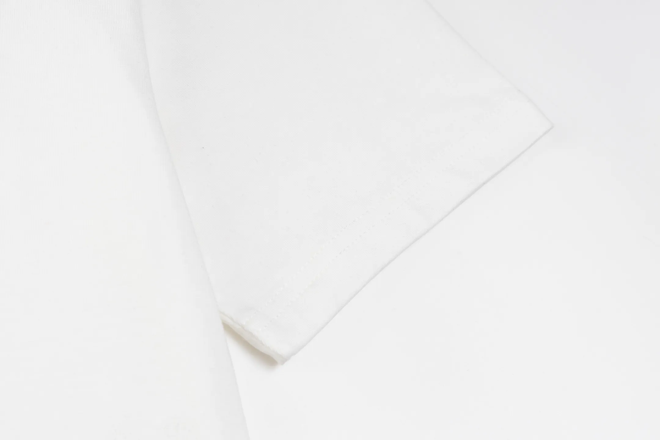 🅿️180 Style No. #Z67 Ralph Lauren embroidery small label round neck short sleeves Fabric: 32-count double yarn 280g pure cotton fabric Weaving and dyeing threads in the same cylinder with the same color The same color Process: Imported machine small label full embroidery Supporting: complete three labels Cardboard oil paper code sticker packaging High temperature pre-shrinking process before production, no shrinkage and deformation Imported machine professional plate production os version can wear up to 200 pounds Manual size measurement An error of 2-3cm is normal. Color: black white size: s m l xl